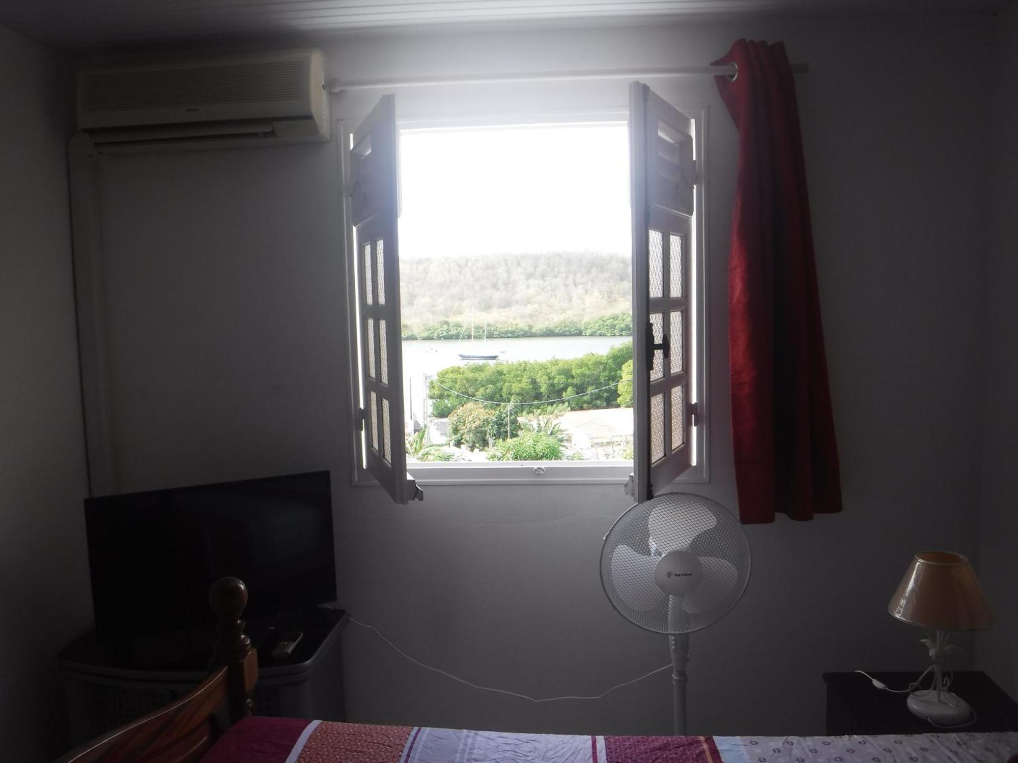 Manikou Bed & Breakfast Ле Вауклин Екстериор снимка